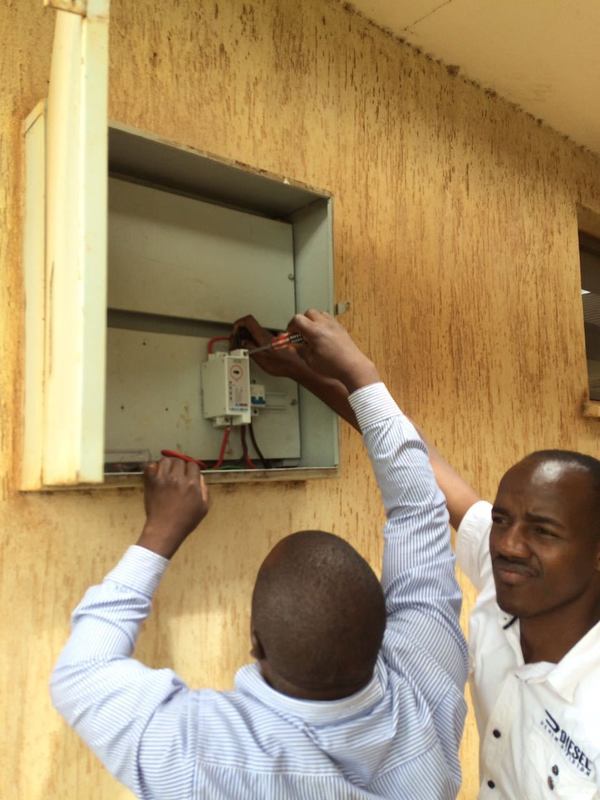 อุปกรณ์ทดสอบเครื่องวัดความถี่ไฟฟ้า 50Hz พร้อมโปรโตคอลมาตรฐาน STS สําหรับการทดสอบที่ยั่งยืนและยาวนาน